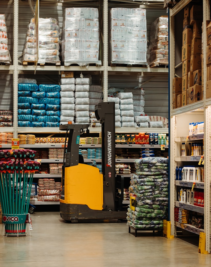 Entrepôt logistique